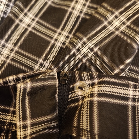 5/$20 Black white plaid check mini pleated skirt H&M 0 - Picture 6 of 9